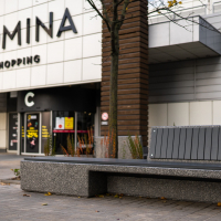 “Domina Shopping” investē 120 tūkstošus eiro ģimenēm draudzīga centrālā skvēra labiekārtošanā